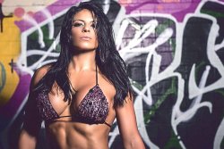 Sicheres Fitness und Brust-Training mit Brustimplantaten